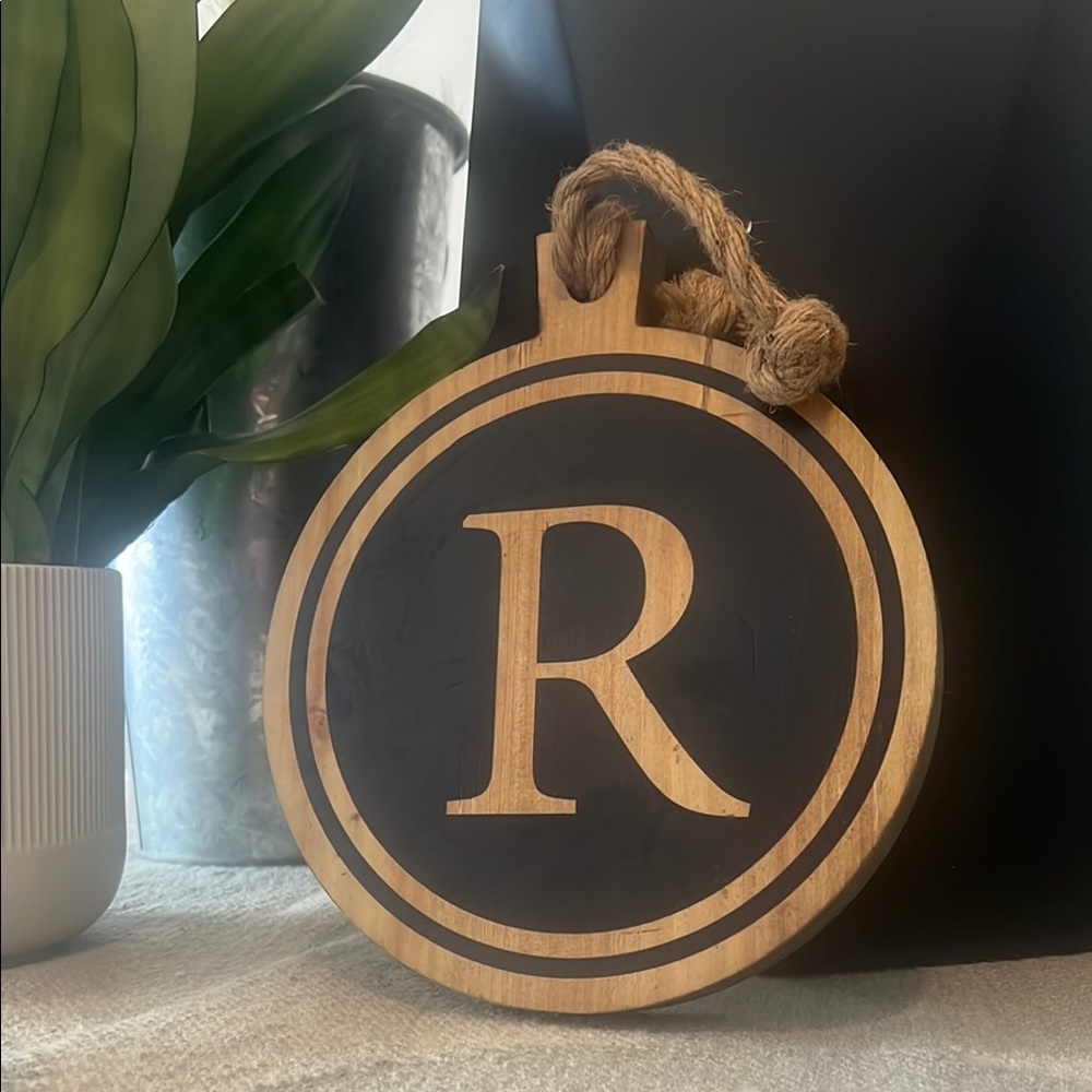Wooden Monogram Wall Hanging with Rope Letter R